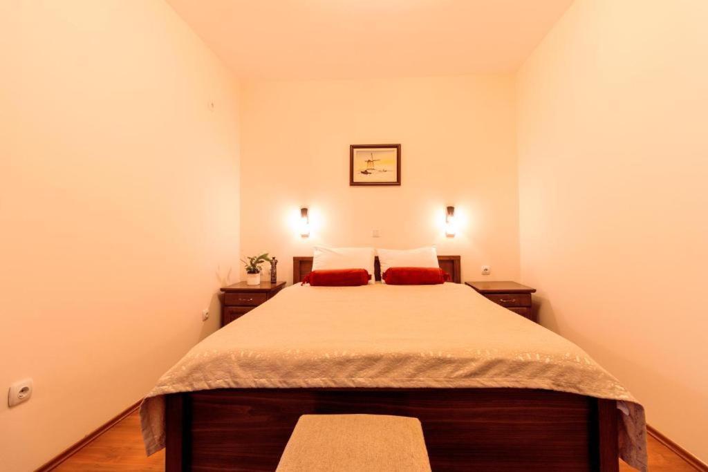 Downtown Rooms Nis Exterior foto