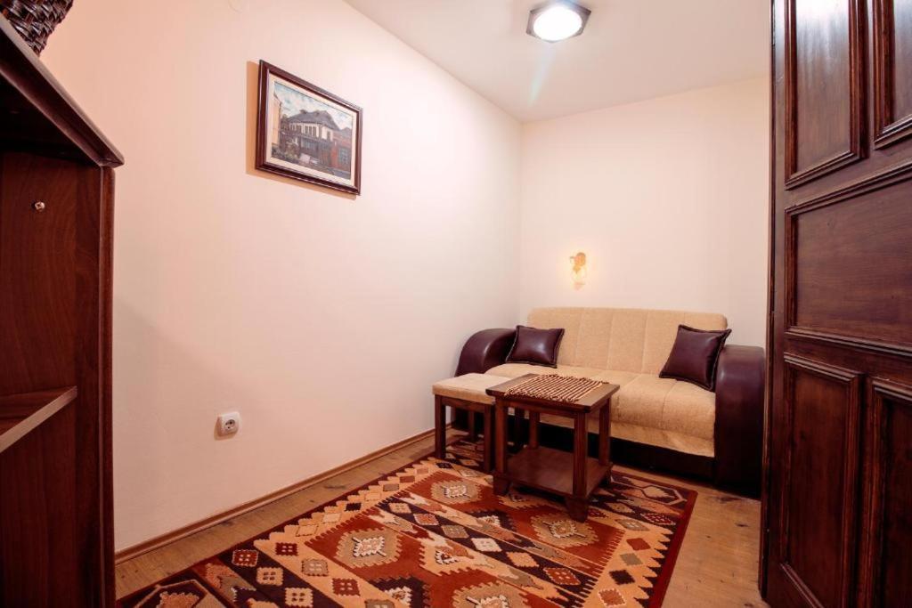 Downtown Rooms Nis Exterior foto