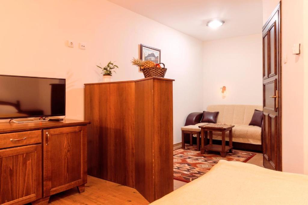 Downtown Rooms Nis Exterior foto