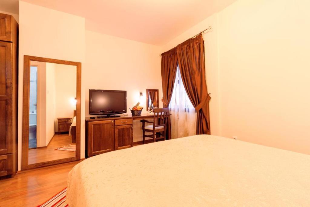Downtown Rooms Nis Exterior foto