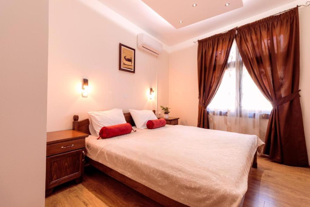 Downtown Rooms Nis Exterior foto