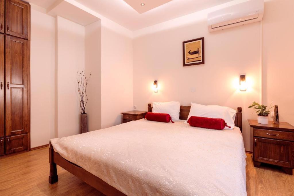Downtown Rooms Nis Exterior foto