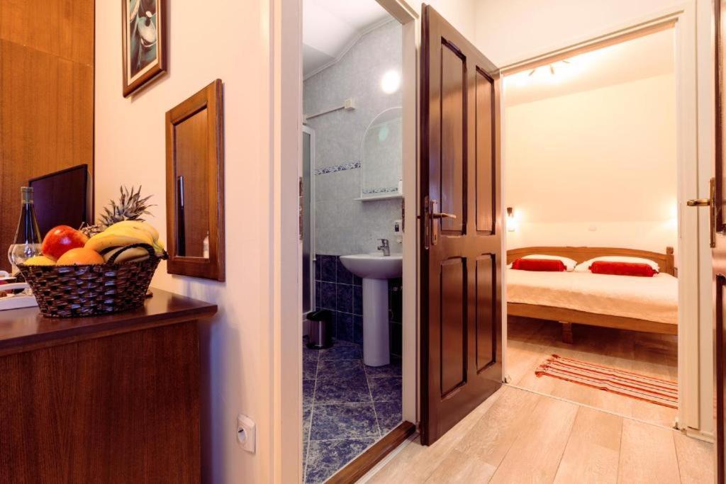 Downtown Rooms Nis Exterior foto