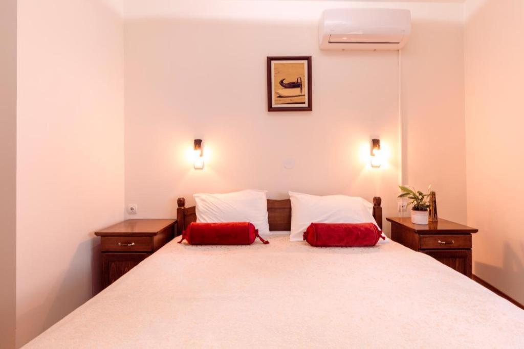Downtown Rooms Nis Exterior foto