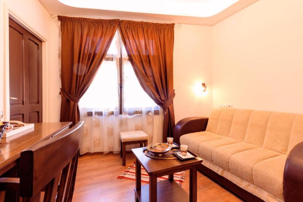 Downtown Rooms Nis Exterior foto